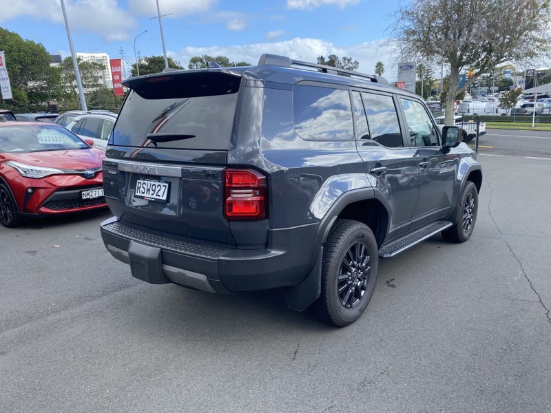 2025 Toyota Land Cruiser Prado GXL 2.8D Hybrid 8AT image 2