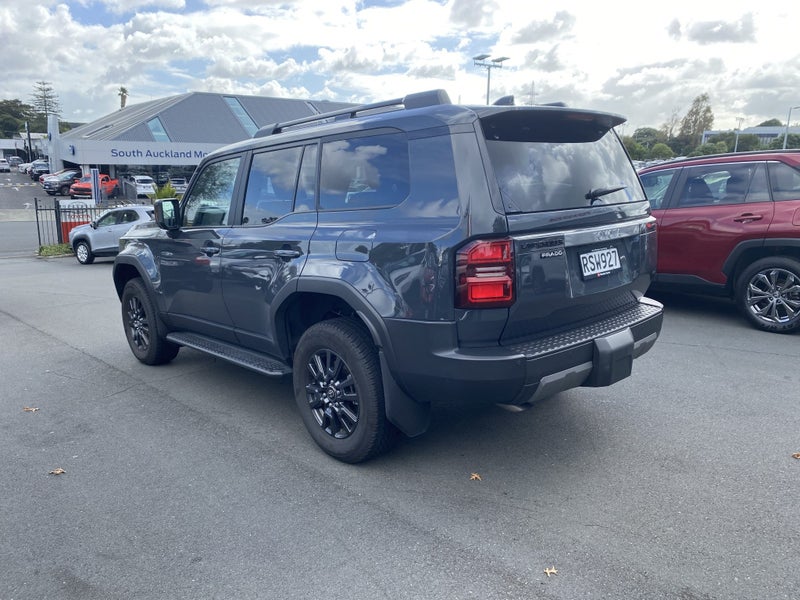 2025 Toyota Land Cruiser Prado GXL 2.8D Hybrid 8AT image 5