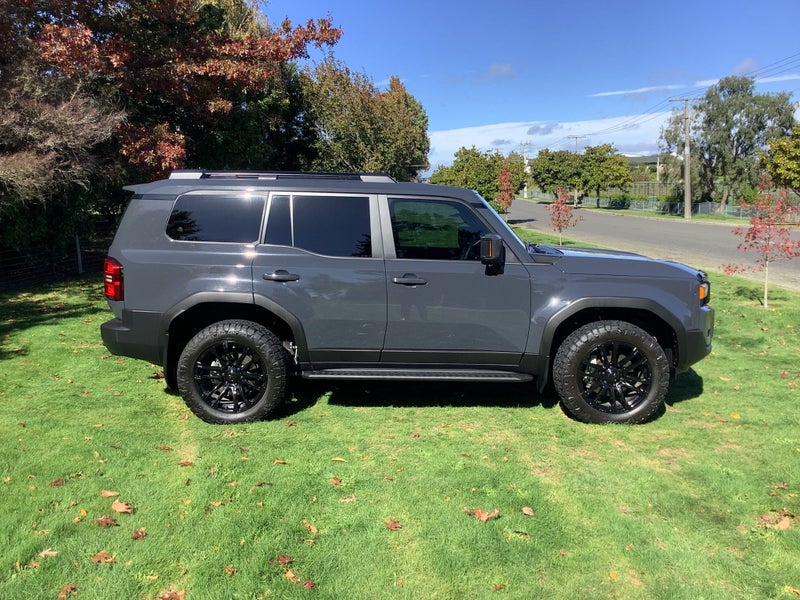 2025 Toyota Land Cruiser Prado GXL 2.8D Hybrid image 4