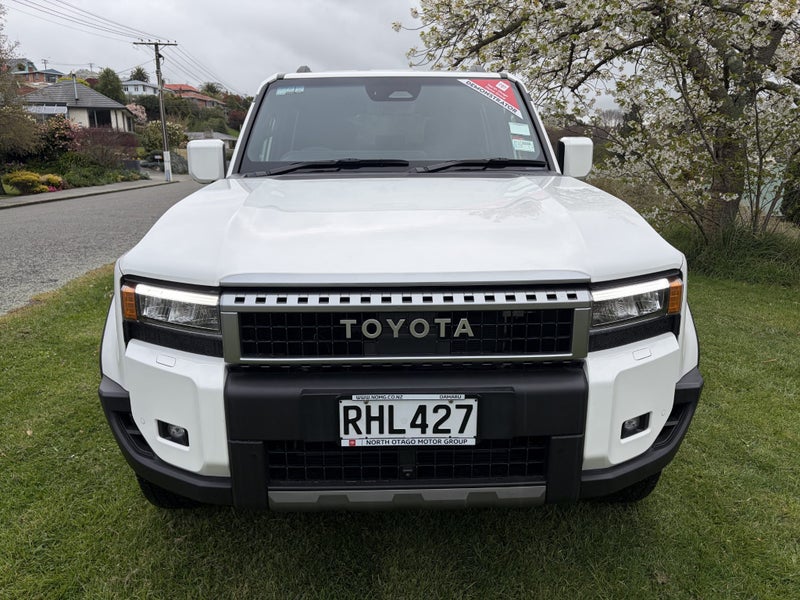 2025 Toyota Land Cruiser Prado GXL image 2