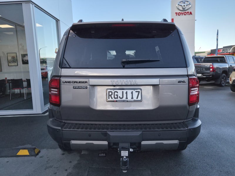 2025 Toyota Land Cruiser Prado Prado GXL 2.8DT... image 4