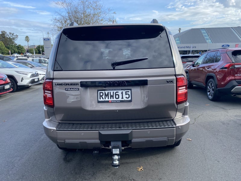 2025 Toyota Land Cruiser Prado Prado VX 2.8D Hy... image 3