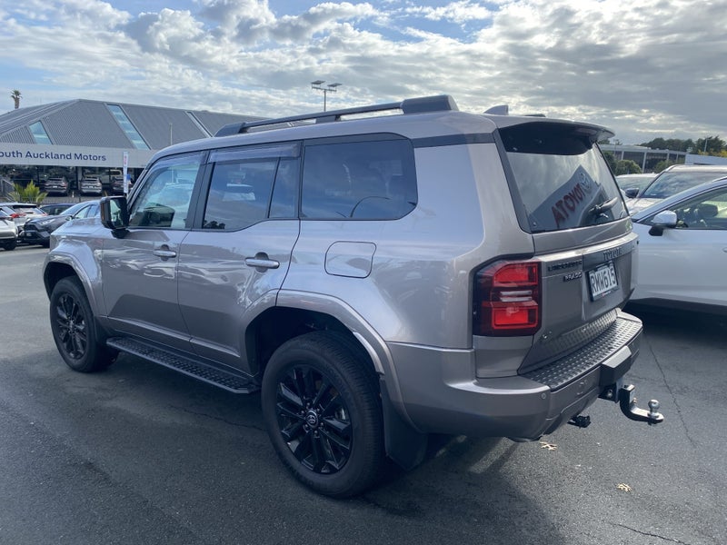 2025 Toyota Land Cruiser Prado Prado VX 2.8D Hy... image 4