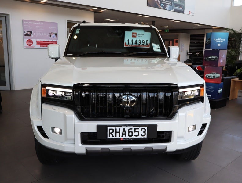 2025 Toyota Land Cruiser Prado VX 2.8D Hybrid 8... image 2