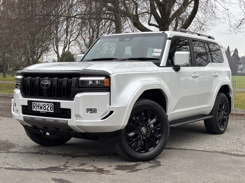2025 Toyota Land Cruiser Prado VX 2.8D Hybrid 8... image 3