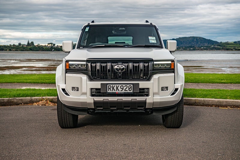 2025 Toyota Land Cruiser Prado VX image 2