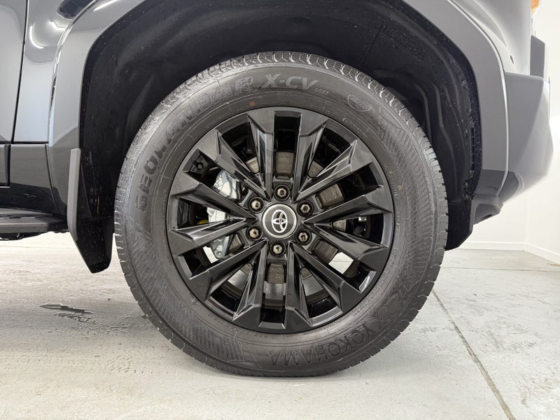 2025 Toyota Land Cruiser Prado VX LIMITED image 4