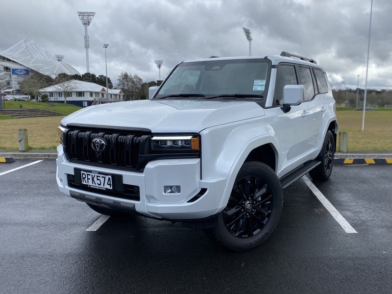 2025 Toyota Land Cruiser Prado VXL 2.8L Diesel... image 3