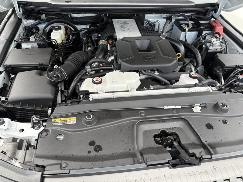 2025 Toyota Land Cruiser Prado ZX 2.8D AWD image 3