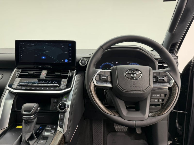 2025 Toyota Land Cruiser VX Limited 3.3L Twin-T... image 3