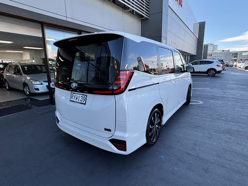 2025 Toyota Noah 1.8 Hybrid SZ 2WD Wagon 5 Dr C... image 3