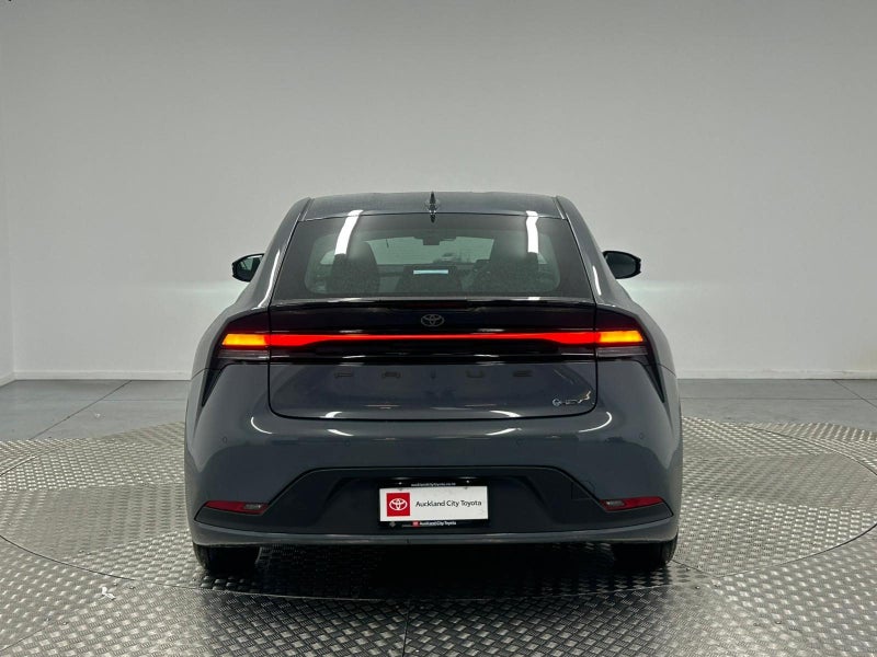 2025 Toyota Prius 1.8 Hybrid image 4