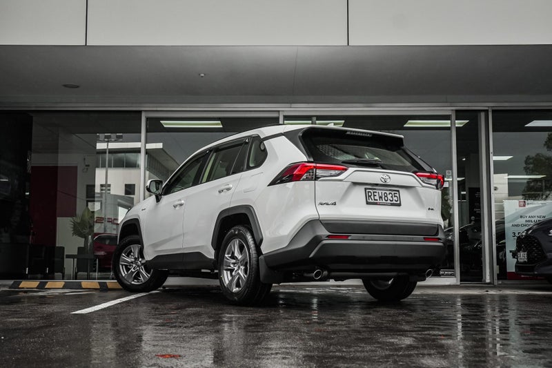 2025 Toyota RAV4 GX 2.5 HYBRID AWD image 3