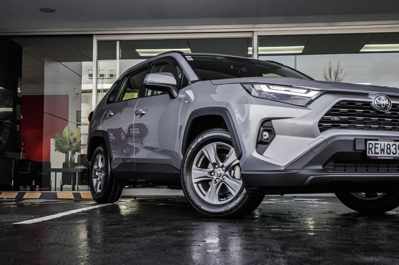 2025 Toyota RAV4 GX 2.5 HYBRID AWD image 4