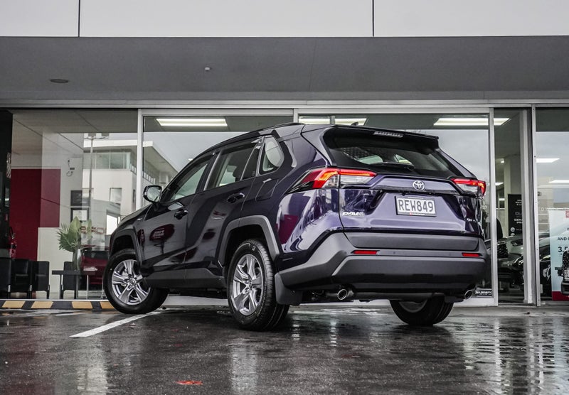 2025 Toyota RAV4 GX 2.5 HYBRID AWD image 3