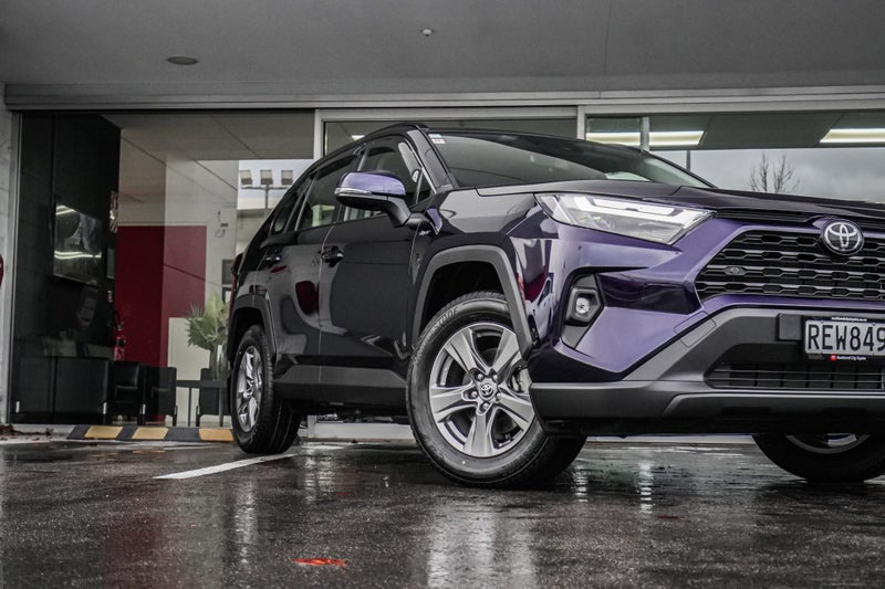 2025 Toyota RAV4 GX 2.5 HYBRID AWD image 4
