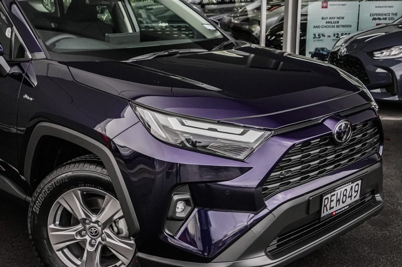 2025 Toyota RAV4 GX 2.5 HYBRID AWD image 5