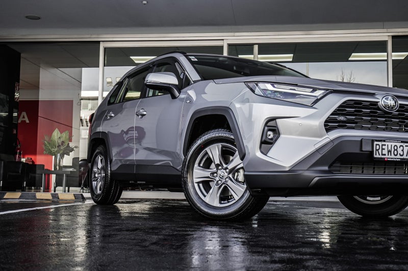 2025 Toyota RAV4 GX 2.5L AWD HYBRID image 4