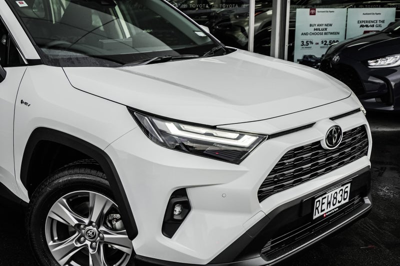 2025 Toyota RAV4 GX 2.5L AWD HYBRID image 5