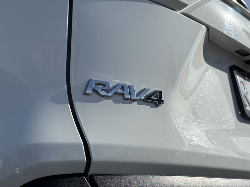 2025 Toyota RAV4 GX 2.5P HV ECVT AWD - CERTIFIED image 3