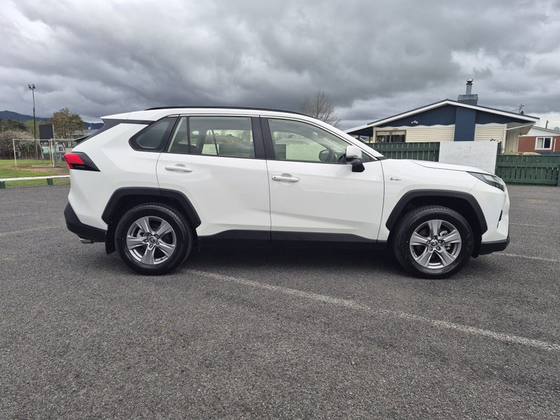 2025 Toyota RAV4 GX 2.5P HV ECVT AWD SUV/5D/5S... image 3