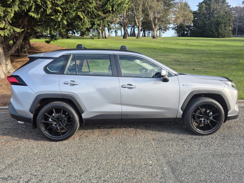 2025 Toyota RAV4 GX 2.5P HV ECVT AWD SUV/5D/5S image 3