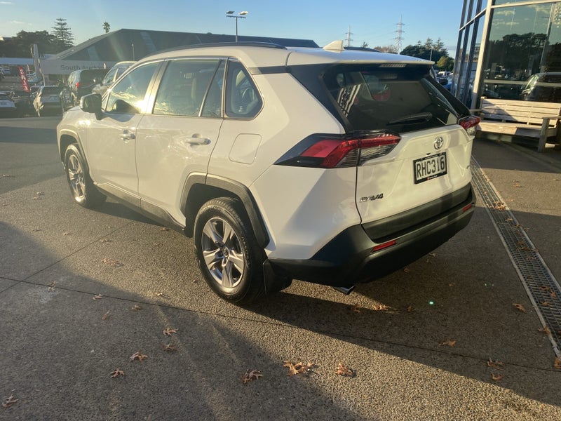2025 Toyota RAV4 GX 2.5P Hybrid image 4
