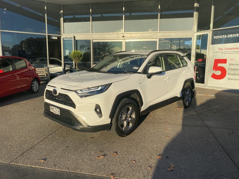 2025 Toyota RAV4 GX 2.5P Hybrid image 5