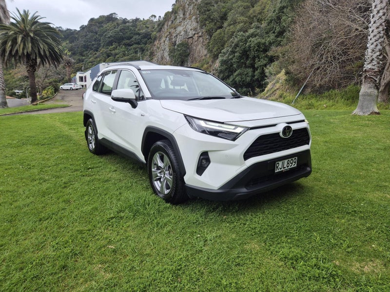 2025 Toyota RAV4 GX 2.5P Hybrid image 3