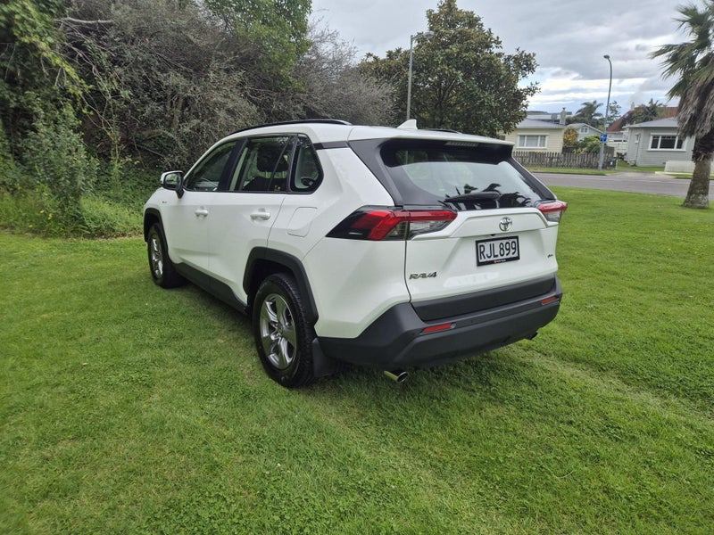 2025 Toyota RAV4 GX 2.5P Hybrid image 4