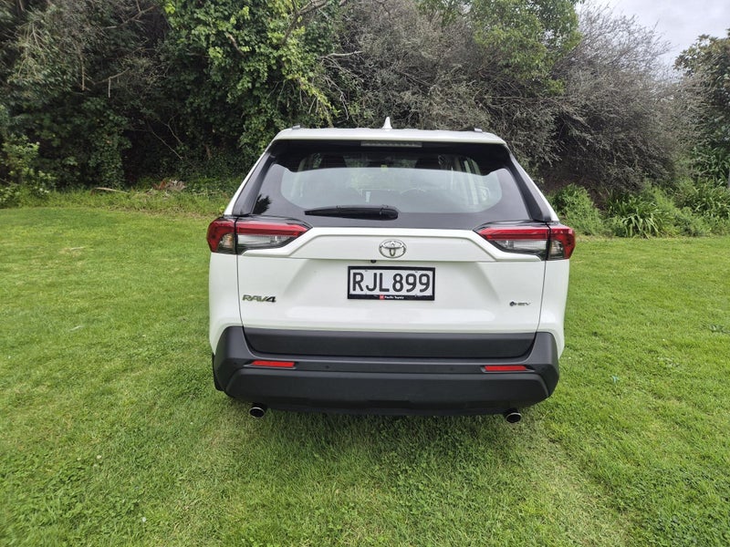2025 Toyota RAV4 GX 2.5P Hybrid image 5