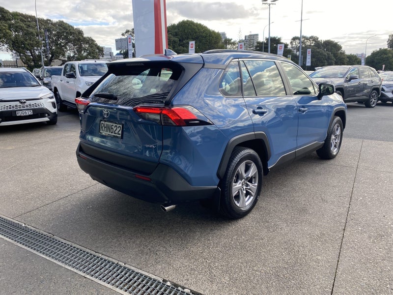 2025 Toyota RAV4 GX 2.5P Hybrid image 2