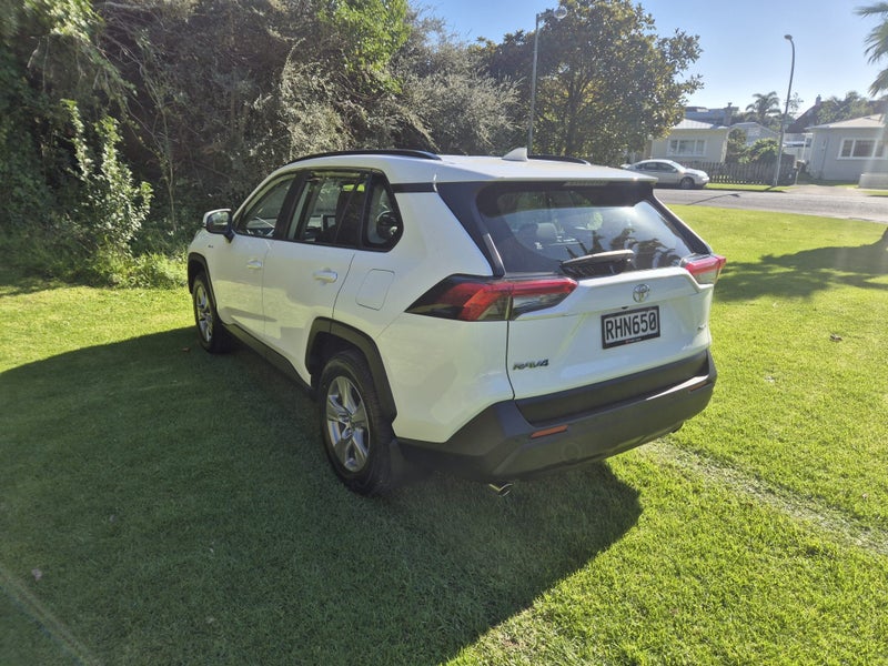 2025 Toyota RAV4 GX 2.5P Hybrid image 4