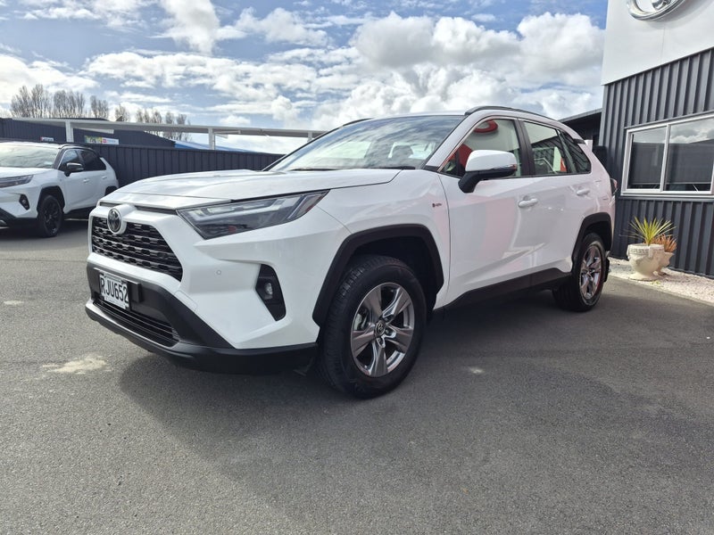 2025 Toyota RAV4 GX 2.5P Hybrid AWD Automatic SUV image 4
