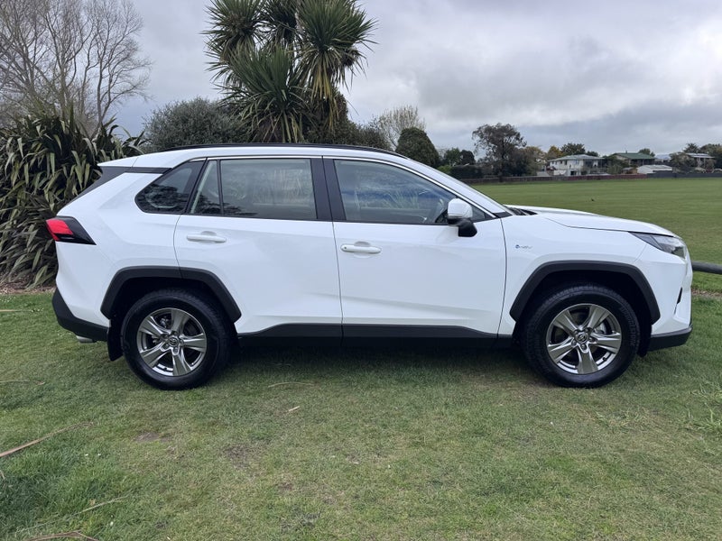 2025 Toyota RAV4 GX 2.5P Hybrid AWD Automatic SUV image 5