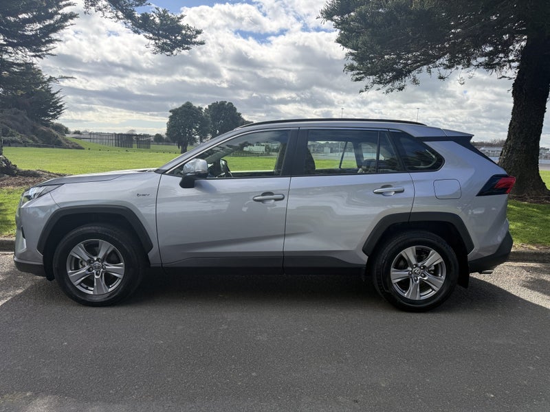 2025 Toyota RAV4 GX 2.5P Hybrid AWD Automatic SUV image 2