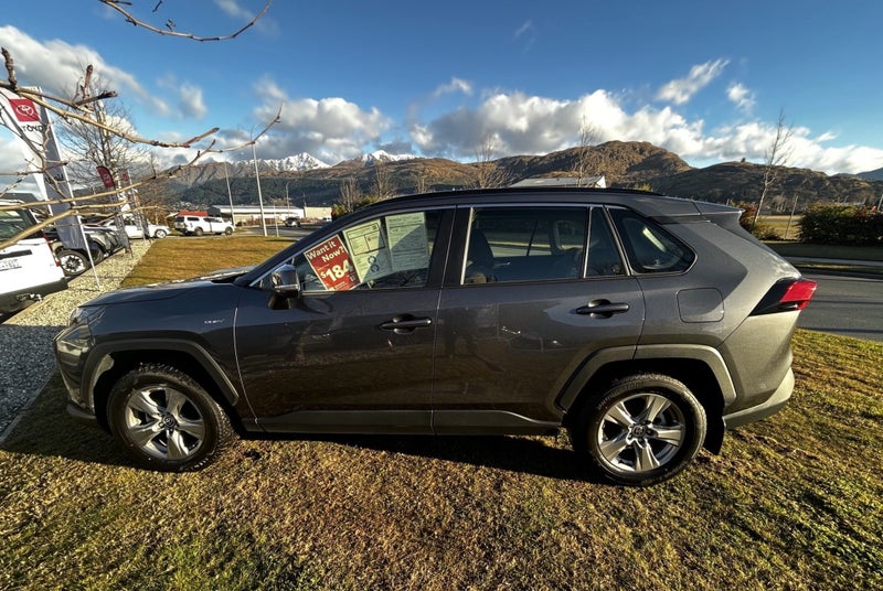 2025 Toyota RAV4 GX Hybrid AWD image 5