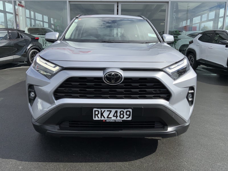2025 Toyota RAV4 GX Hybrid - Certified & low kms ! image 3