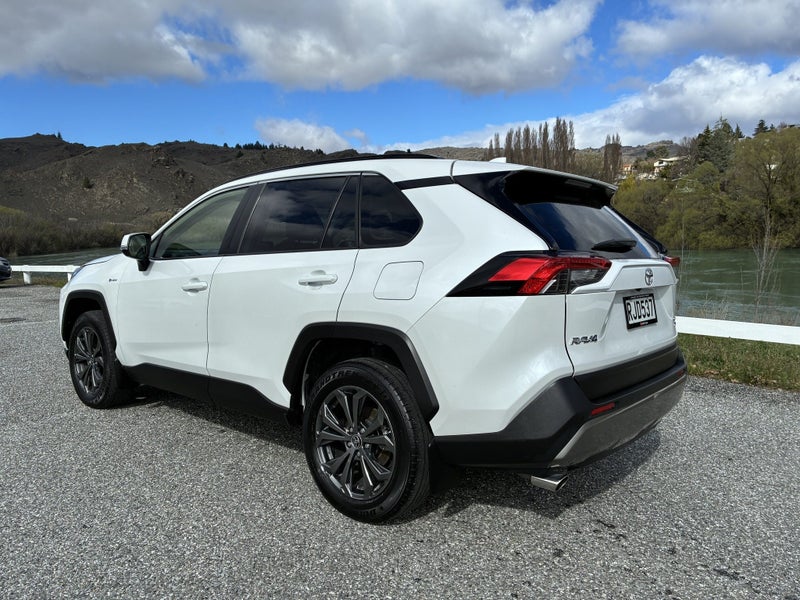 2025 Toyota RAV4 GXL 2.5L Hybrid AWD Auto image 5
