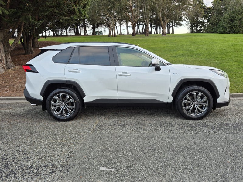 2025 Toyota RAV4 GXL 2.5P HV ECVT AWD SUV/5D/5S image 3