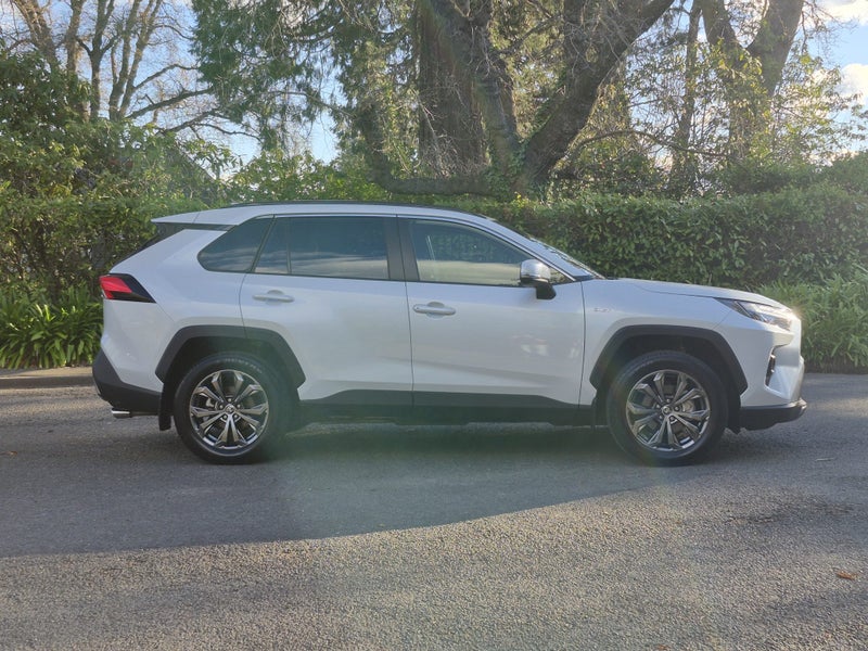 2025 Toyota RAV4 GXL 2.5P HV ECVT AWD SUV/5D/5S... image 2