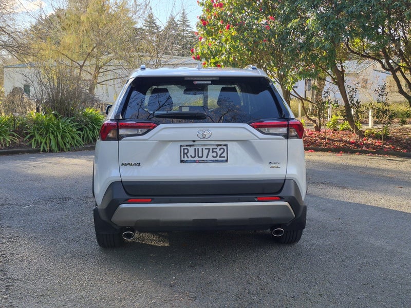 2025 Toyota RAV4 GXL 2.5P HV ECVT AWD SUV/5D/5S... image 5
