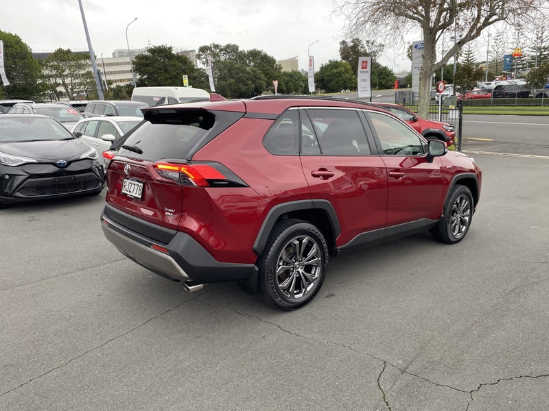 2025 Toyota RAV4 GXL 2.5P Hybrid image 2