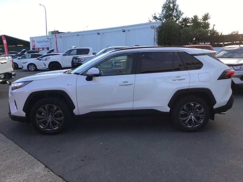 2025 Toyota RAV4 GXL 2.5P Hybrid AWD SUV image 5