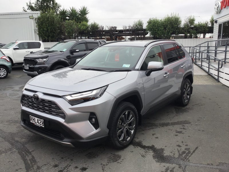 2025 Toyota RAV4 GXL 2.5P Hybrid AWD SUV image 3