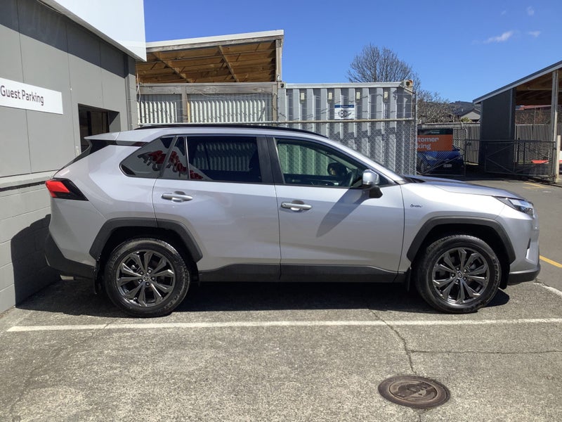 2025 Toyota RAV4 GXL 2.5P Hybrid AWD SUV image 3