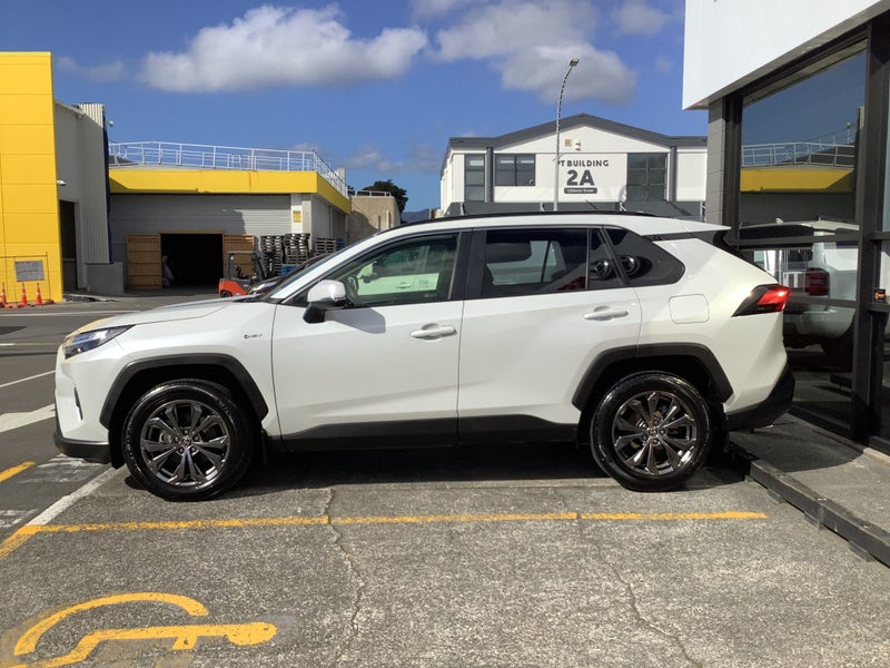 2025 Toyota RAV4 GXL 2.5P Hybrid AWD SUV image 3