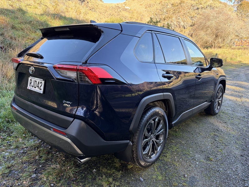 2025 Toyota RAV4 GXL Hybrid image 3