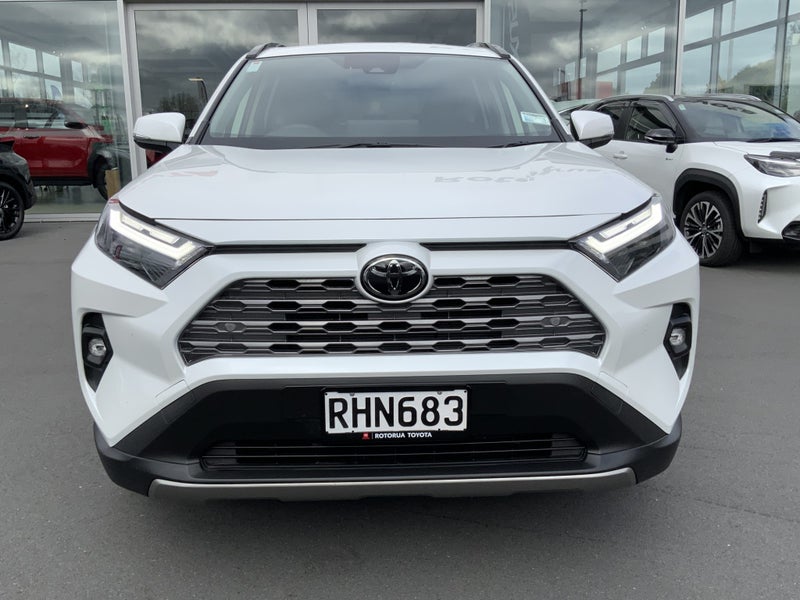 2025 Toyota RAV4 GXL Hybrid - Low km & Certified! image 3