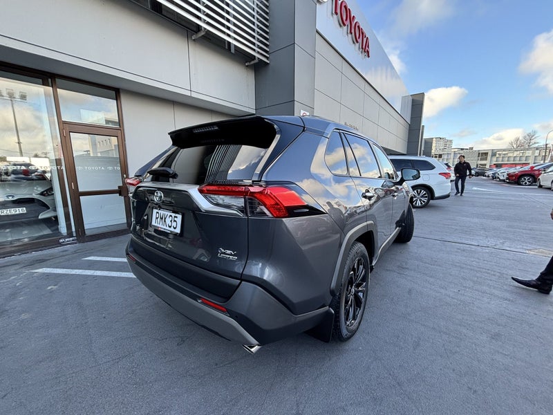 2025 Toyota RAV4 Limited 2.5 HYBRID LUXURY SUV image 3